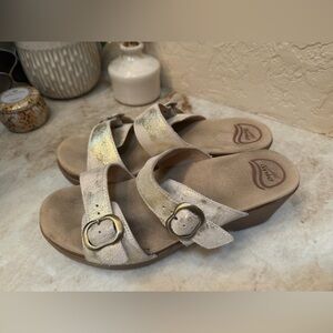 Dansko “Sophie” gold clog sandals Sz 40